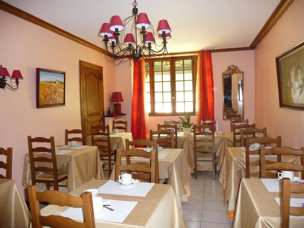 Hotel Le Postillon Pau Buitenkant foto